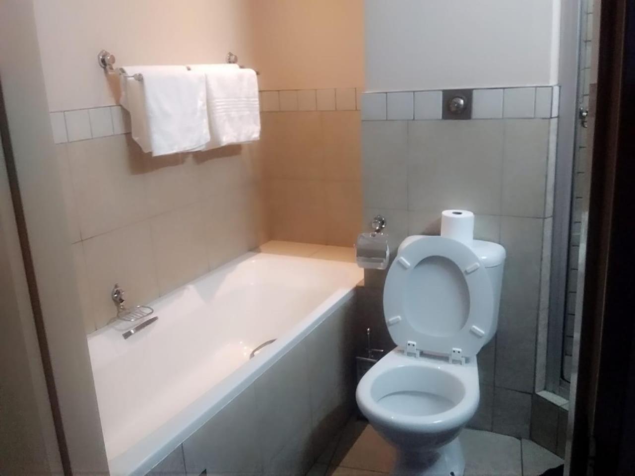 Mabungubwe Hotel Apartments - Home Away From Home Johannesbourg Extérieur photo