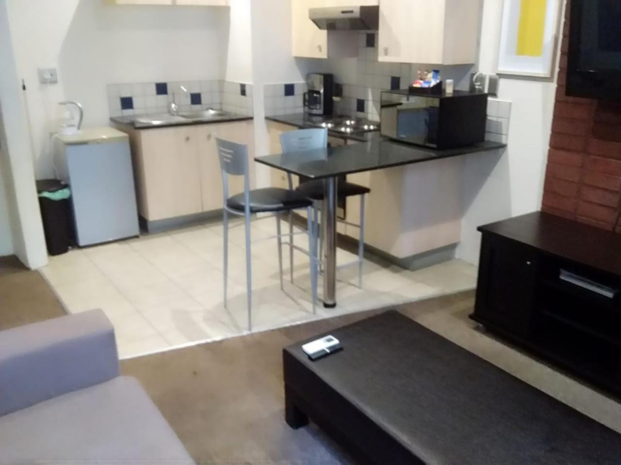 Mabungubwe Hotel Apartments - Home Away From Home Johannesbourg Extérieur photo