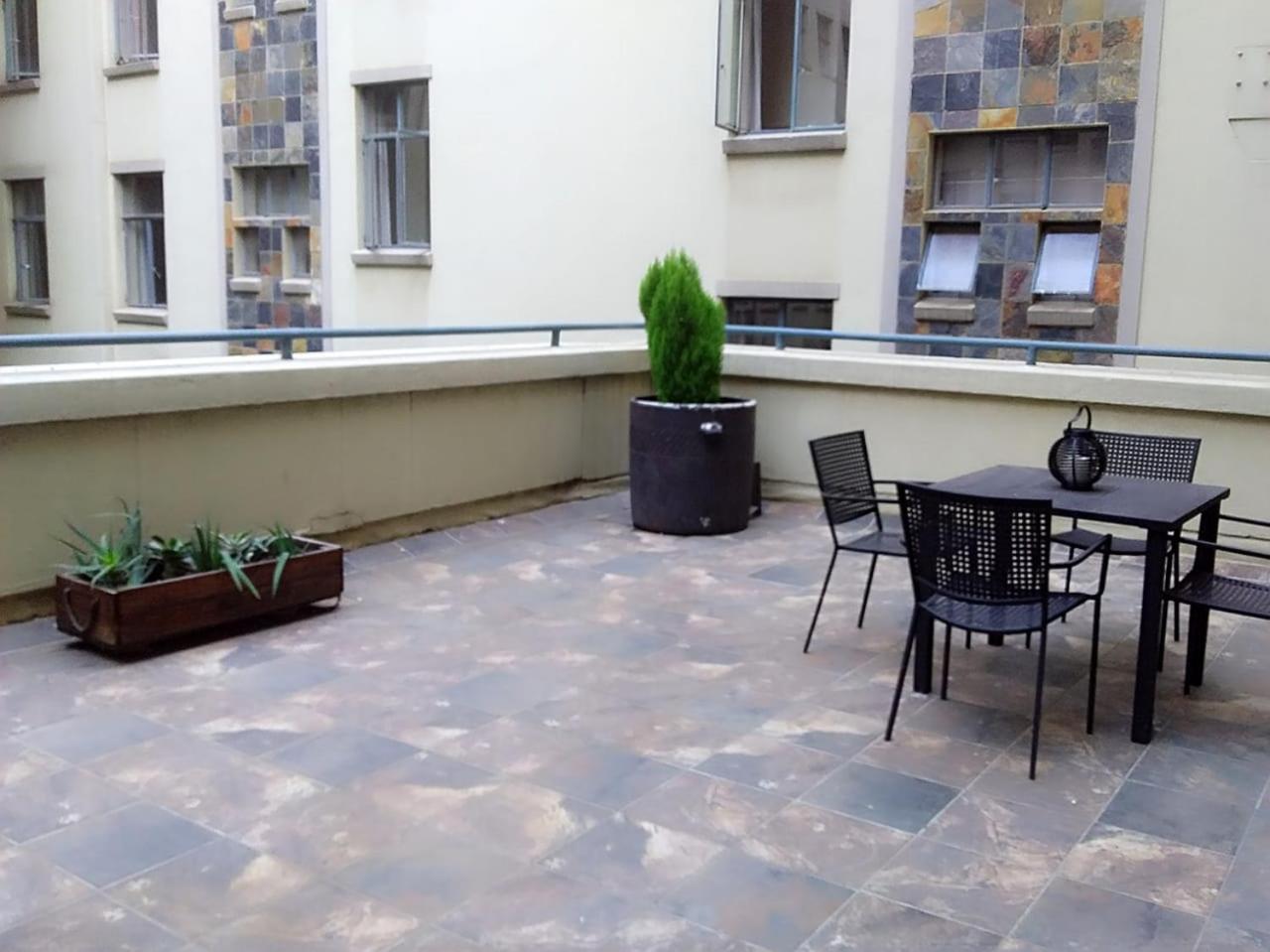 Mabungubwe Hotel Apartments - Home Away From Home Johannesbourg Extérieur photo