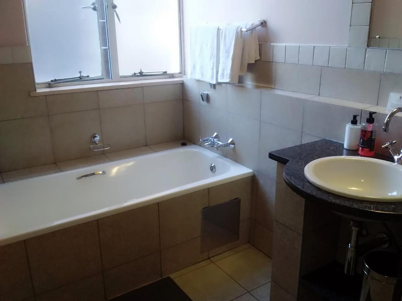 Mabungubwe Hotel Apartments - Home Away From Home Johannesbourg Extérieur photo